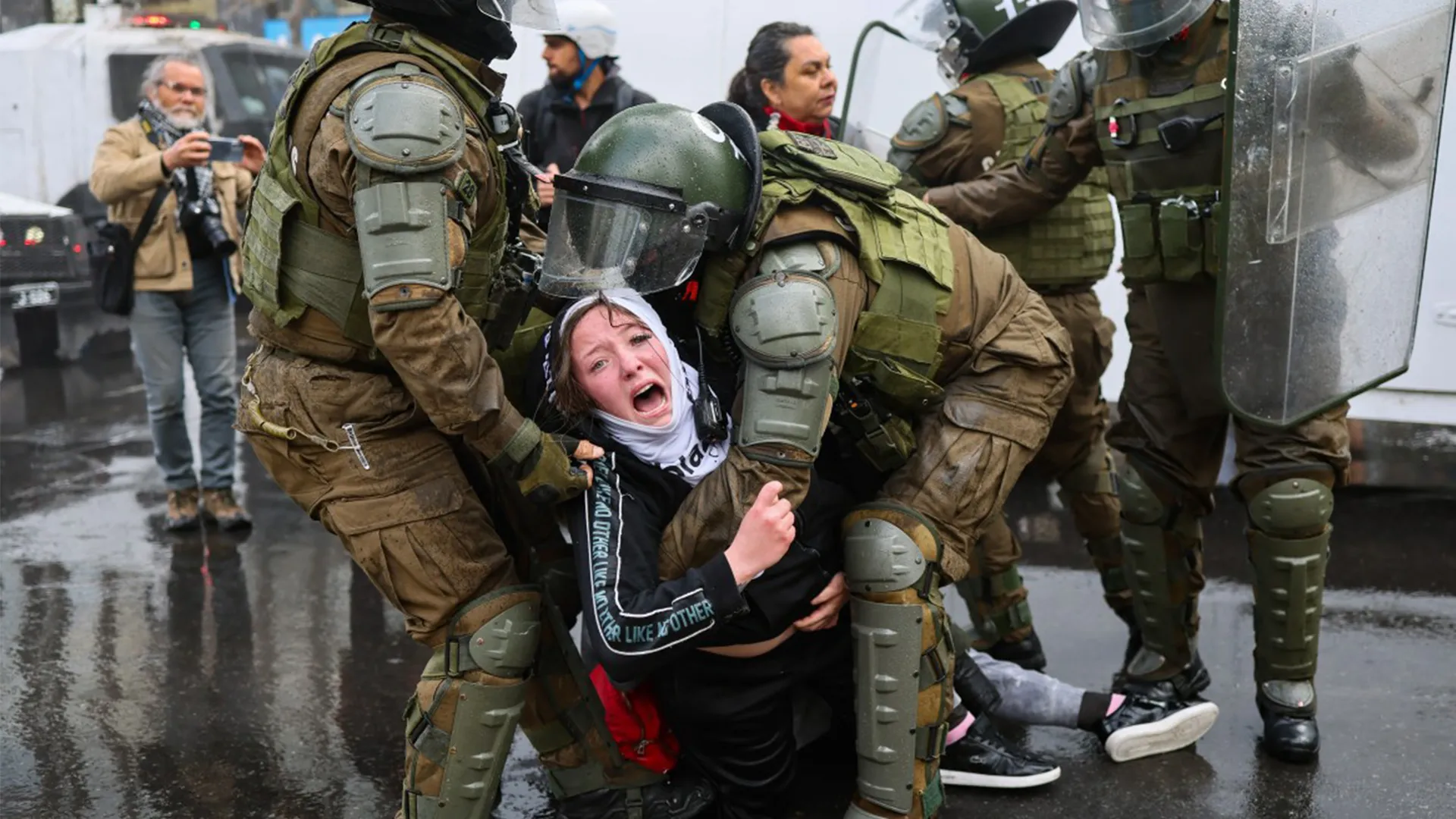 Chilenos entram em conflito por causa do legado do golpe militar de 11 de setembro