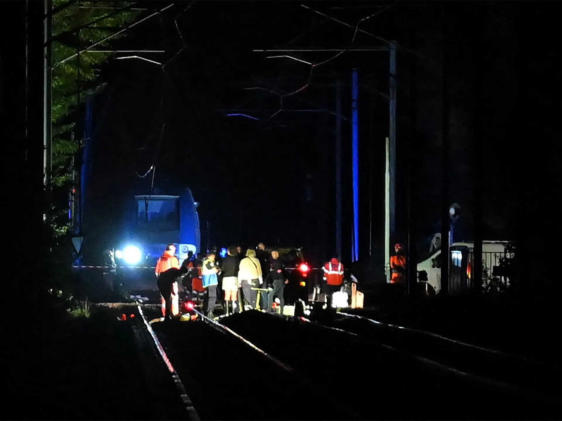 Comboio de passageiros descarrila em França, deixando 44 feridos, 1 em estado crítico