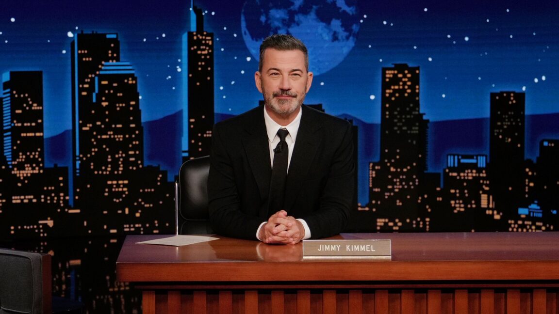 Programa de Jimmy Kimmel na ABC não vai ao ar com entrevista de democrata devido a ameaças da FCC de Trump