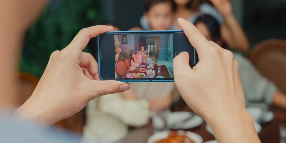 Por que as mães nas suas redes sociais estão dizendo repentinamente para não postar mais fotos de seus filhos