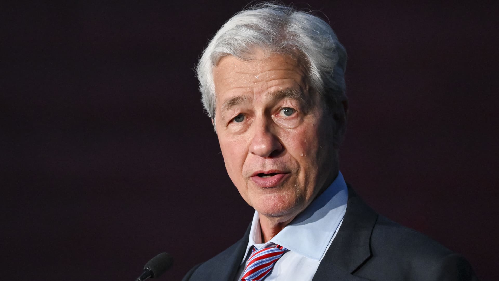 CEO do JPMorgan, Jamie Dimon, participará do jantar de Estado de Trump para Xi, da China: Fonte