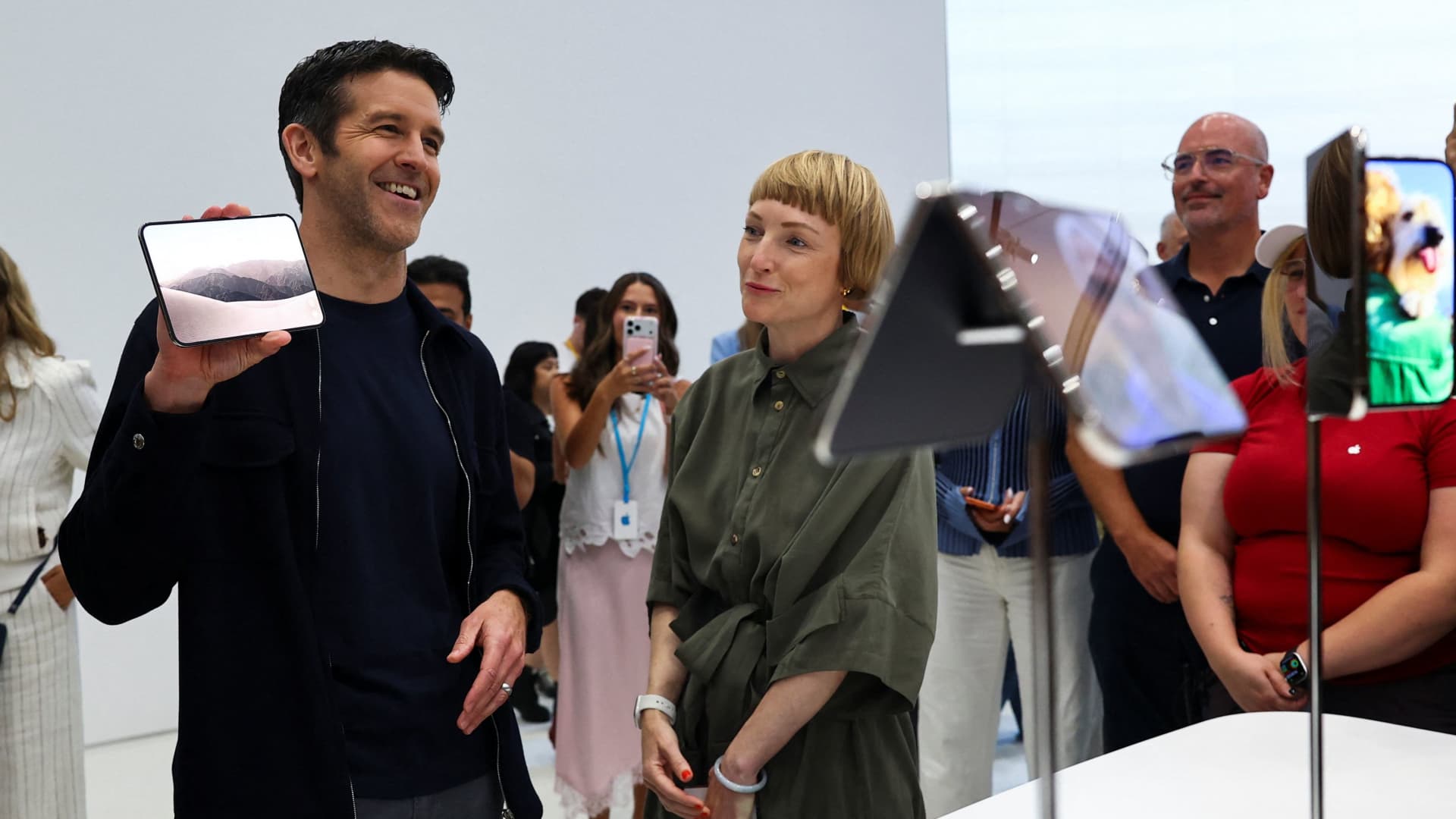 O iPhone Duo entra no concorrido mercado de dobráveis da China e enfrenta um teste de preço