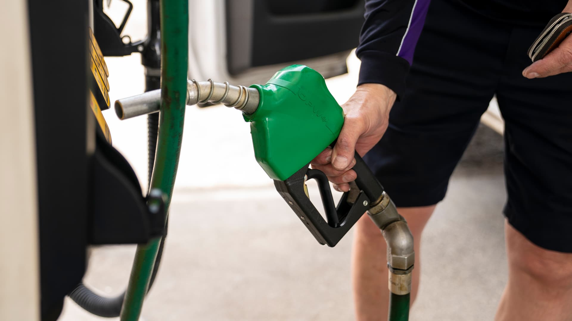 Preço do diesel nos EUA ultrapassa US$ 6 o galão, recorde histórico impulsionado por guerras na Ucrânia e no Irã