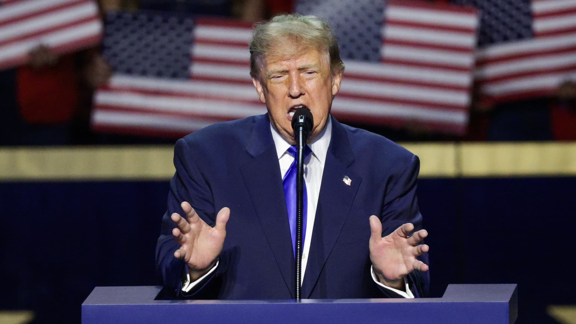 Trump diz que não se arrepende de iniciar a guerra com o Irã, enquanto EUA aumentam pressão econômica