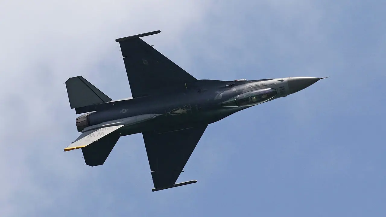 Caca F-16 do NORAD intercepta aeronave que violou espaço aéreo restrito sobre Camp David com Trump presente: autoridades