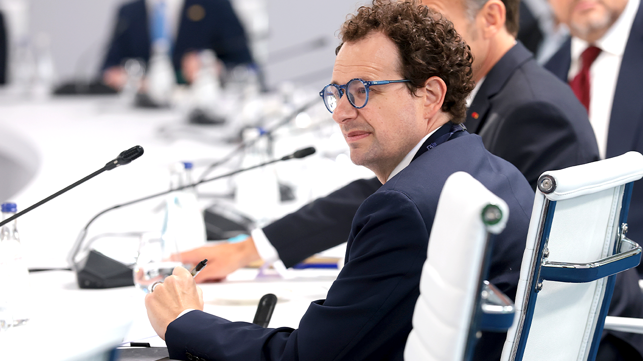 CEO da Anthropic compara disputa de IA com a China à Guerra Fria e pede 'negociações de desarmamento'