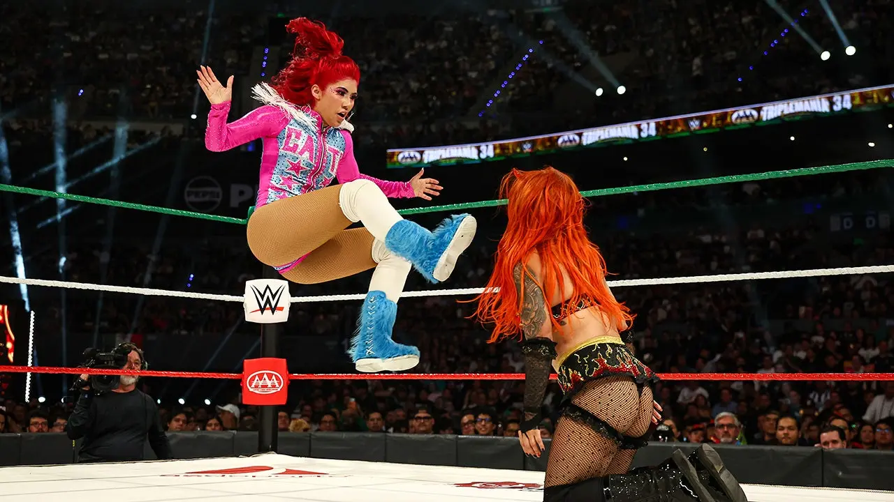 La Catalina encerra o reinado de 1.128 dias de Flammer como campeã Reina de Reinas no Triplemania 34