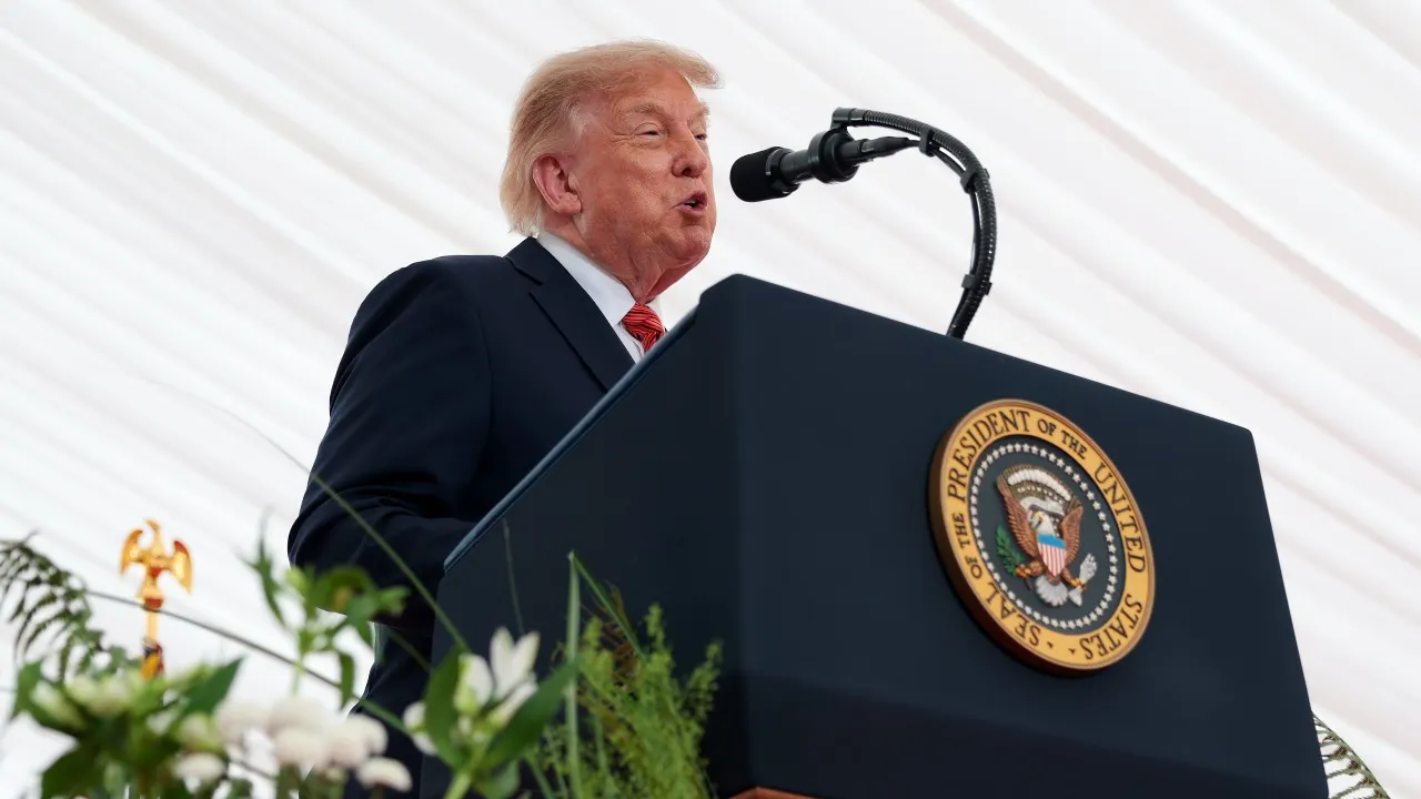 Trump diz que 'adoraria' ver a Irlanda unificada como uma única nação