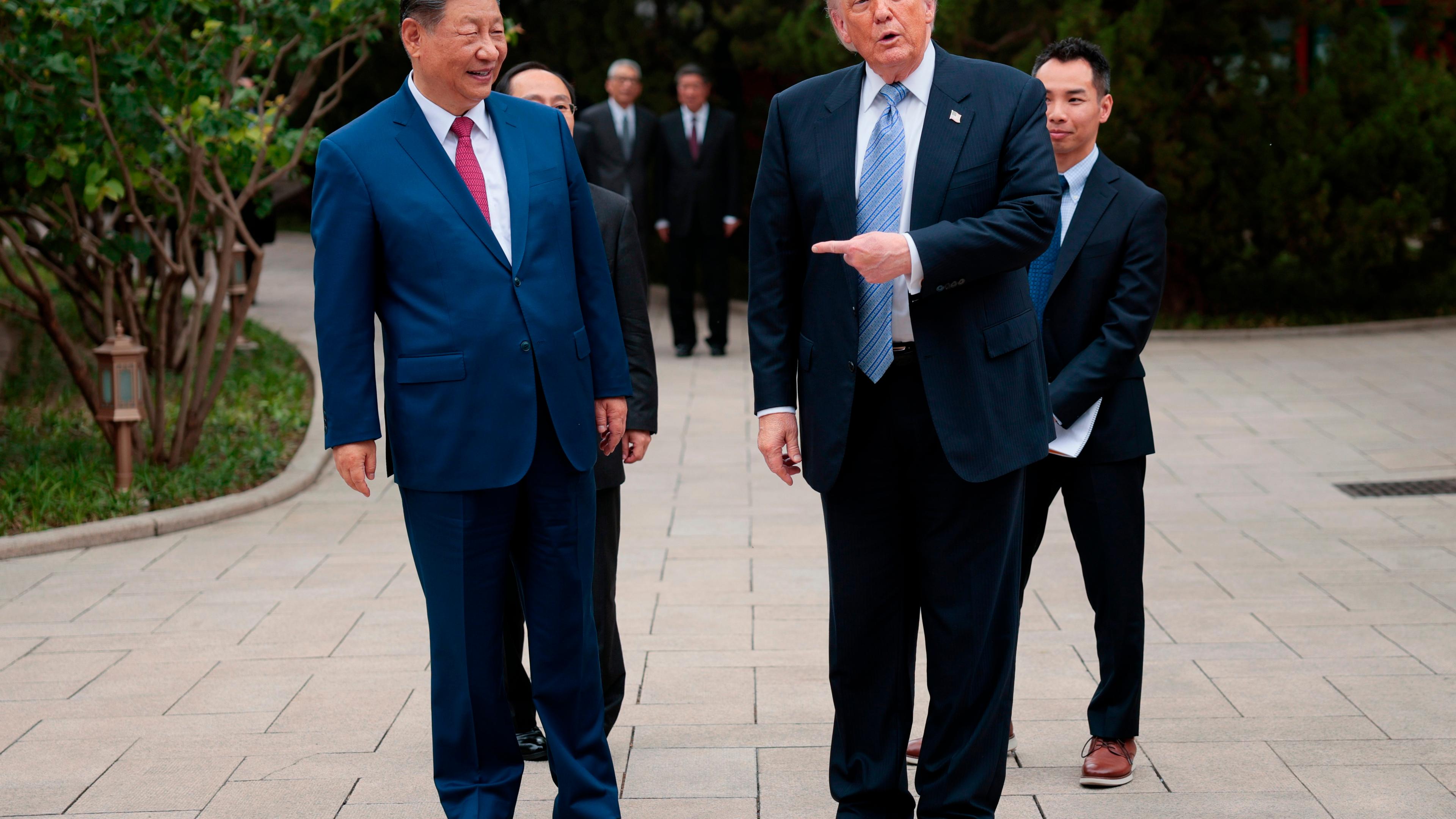 Trump coloca em dúvida o apoio dos EUA a Taiwan após visita a Pequim