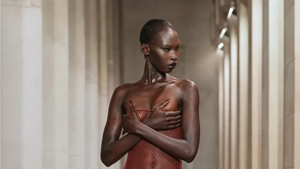Looks da coleção Mowalola Primavera 2027 Ready-to-Wear