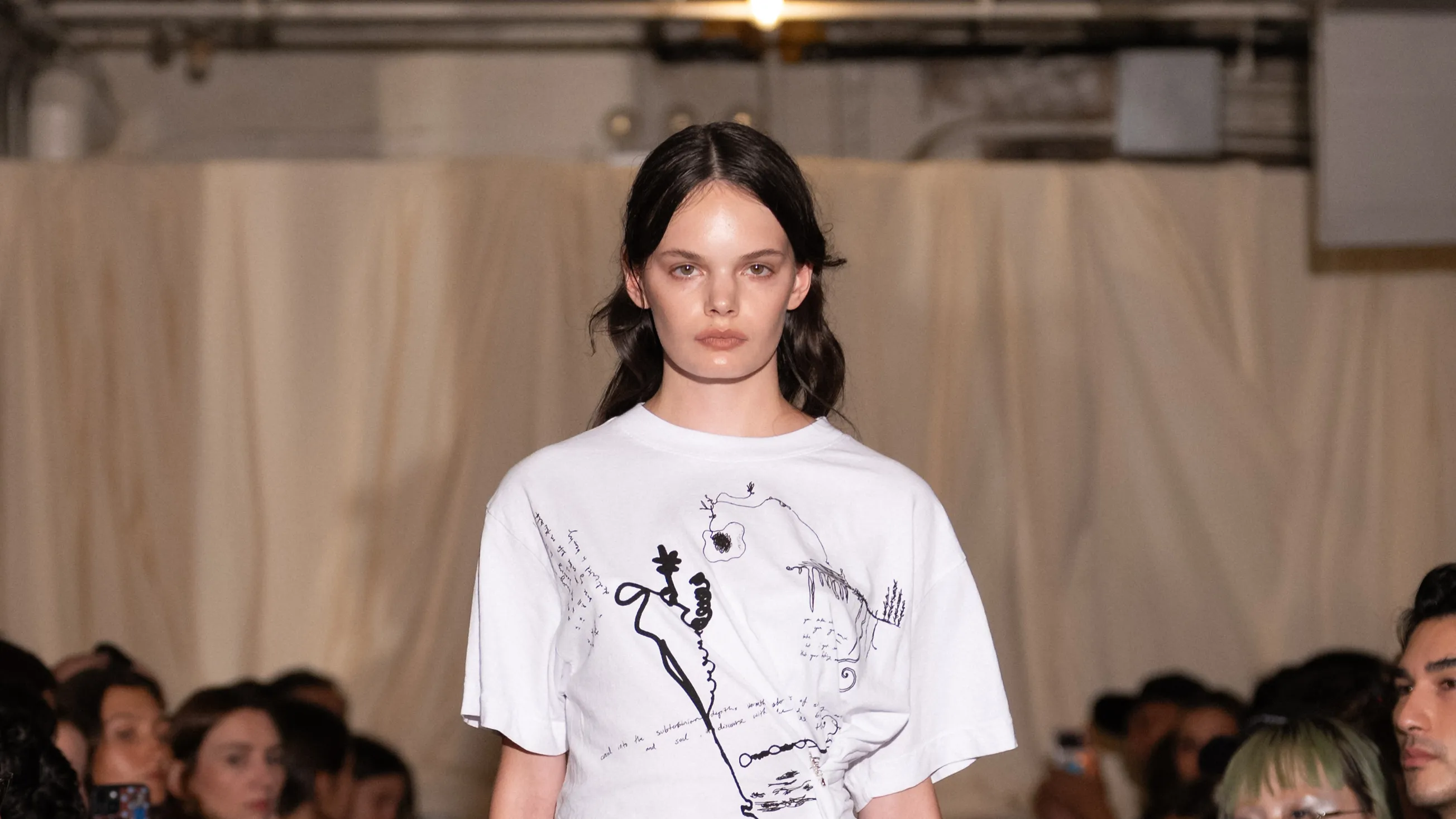 Coleção Ready-to-Wear Primavera 2027 de Zoe Gustavia Anna Whalen | Vogue